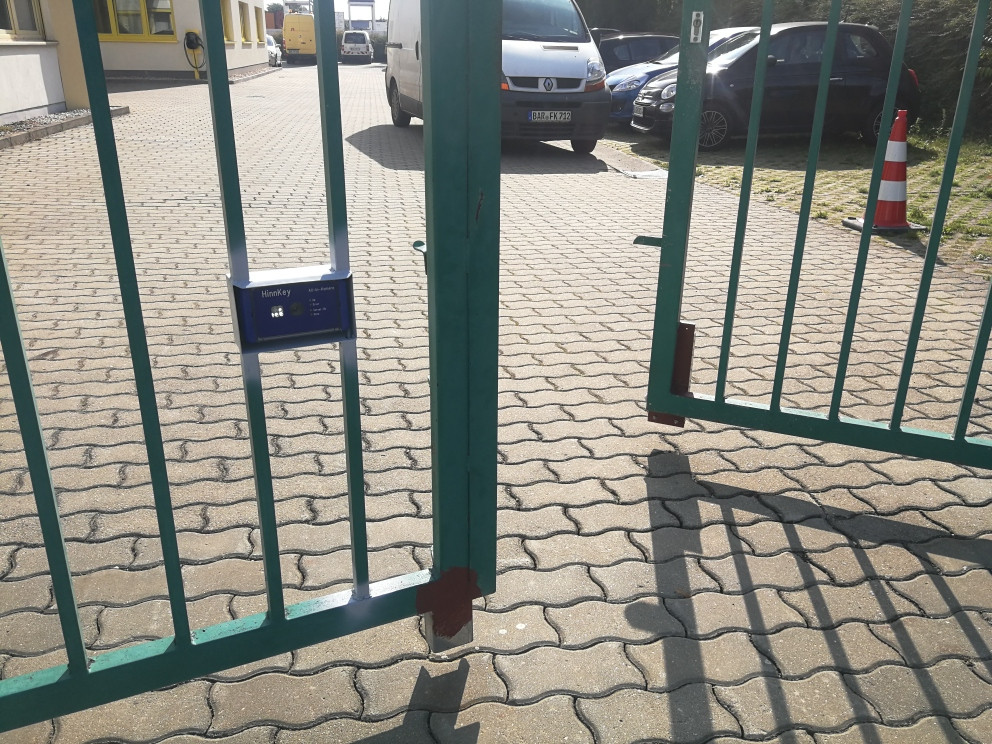 ANPR-Kamera HinnKey HinnKey an einem Flügeltor