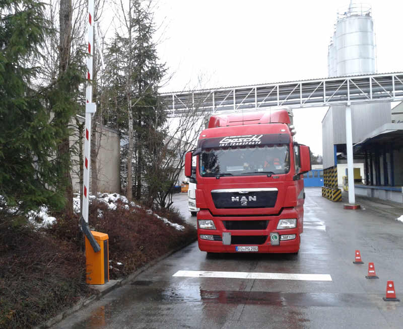 Lkw-Ausfahrt Lkw-Ausfahrt